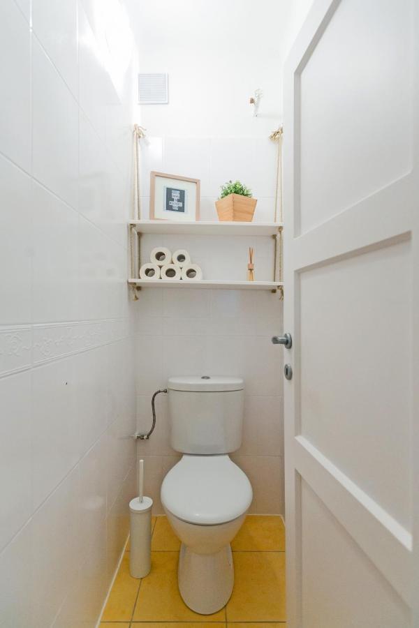 בודפשט Peaceful Apartment Near Buda Castle And Chain Bridge מראה חיצוני תמונה