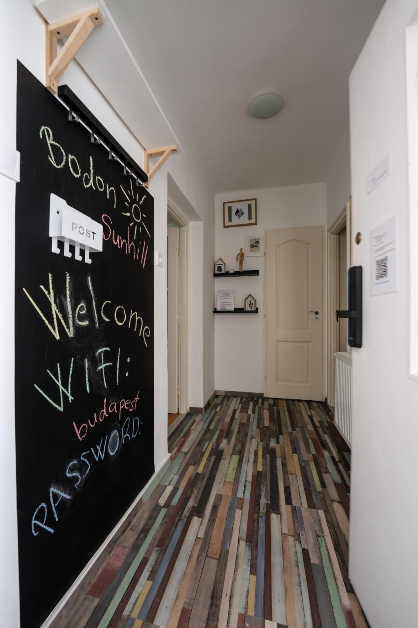 בודפשט Peaceful Apartment Near Buda Castle And Chain Bridge מראה חיצוני תמונה