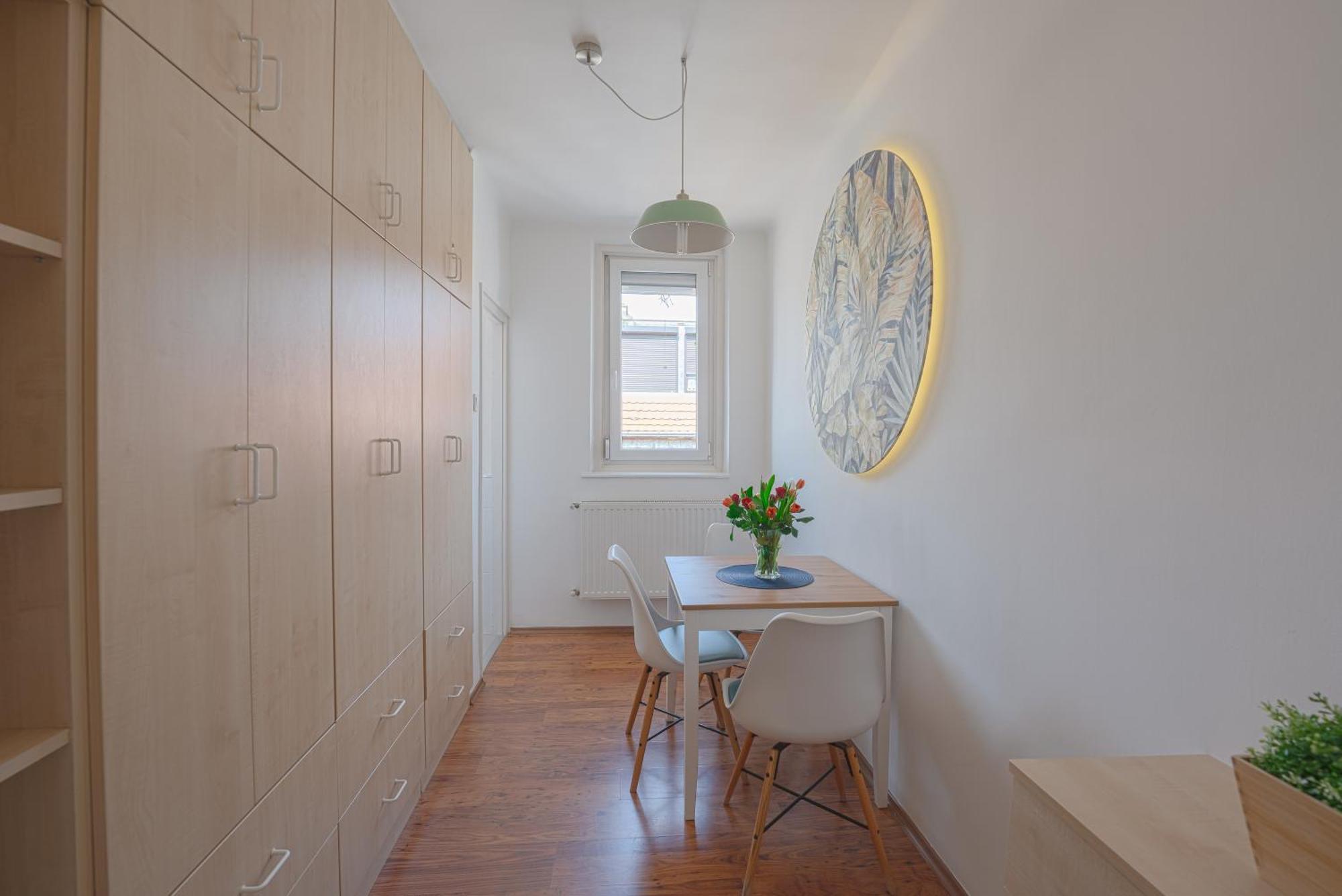 בודפשט Peaceful Apartment Near Buda Castle And Chain Bridge מראה חיצוני תמונה
