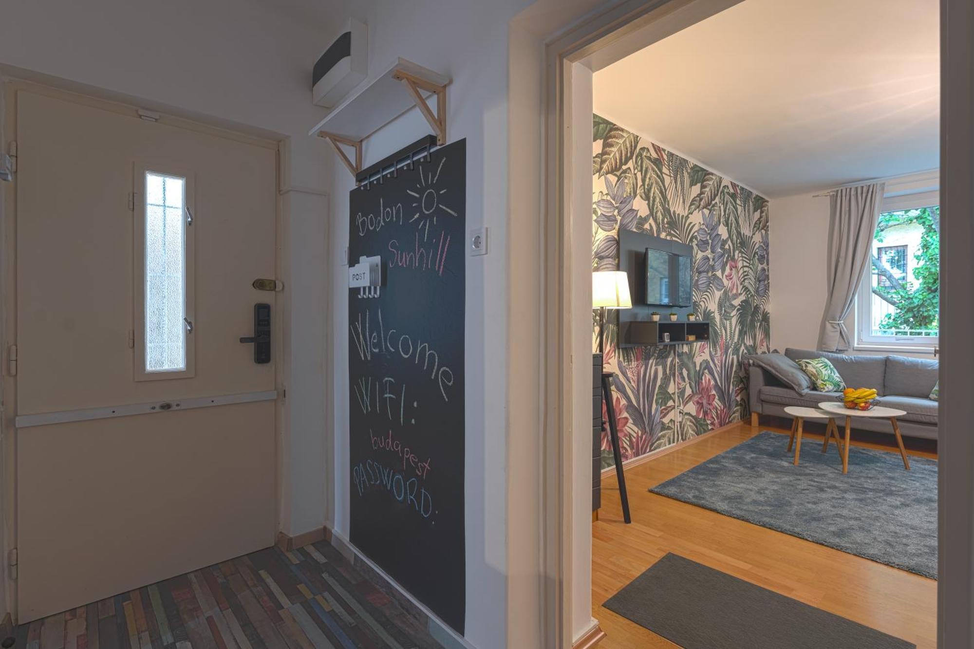 בודפשט Peaceful Apartment Near Buda Castle And Chain Bridge מראה חיצוני תמונה
